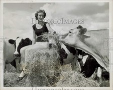 1954 Press Photo Ann Race