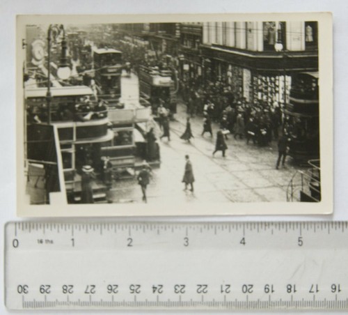 Photo glasgow trams - in, street
