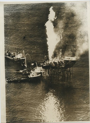 Oil rig fire disaster bass - fire,