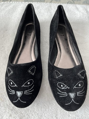 Ladies size deep 7 flat - 4.,