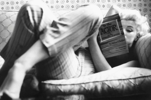 Marilyn monroe reading the - marilyn,