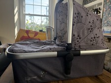 Cosatto Wow XL Carrycot -Hedgerow