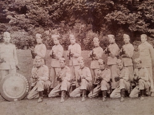 Ww1 soldiers parade on - b2,