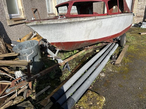 15ft day boat and trailer - 15ft,