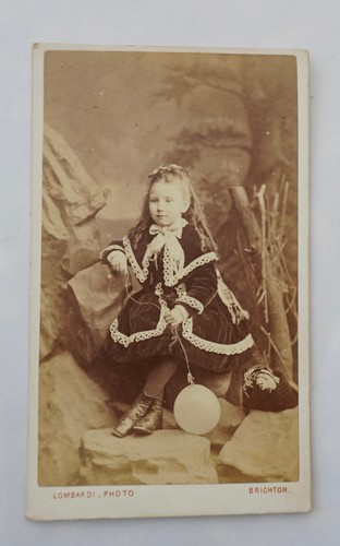 Cdv victorian girl holding - cdv,