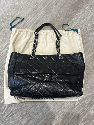 Chanel chain shoulder tote - cc,