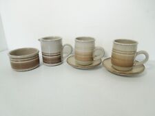 VINTAGE WELLHOUSE POTTERY PAIGNTON 2x CUPS SAUCERS + MILK JUG + SUGAR BOWL BEIGE