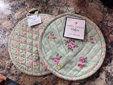 Two nos green laura - ,