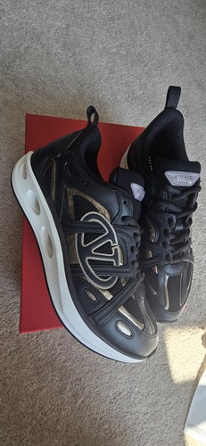Valentino garavani easy jog - easy,