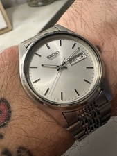Vintage Seiko Quartz  7N43-9011 - Day Date Watch