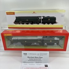 Hornby R3861 OO Gauge Merchant