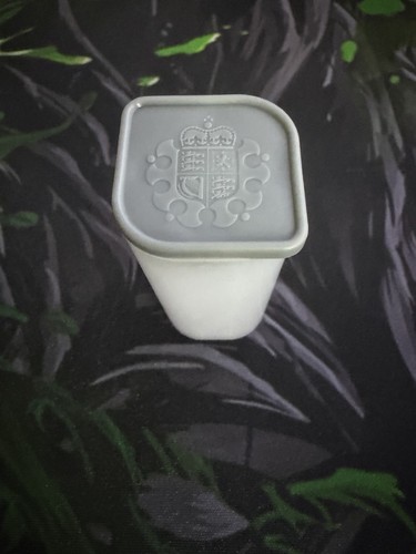 Empty 4oz silver britannia - empty,