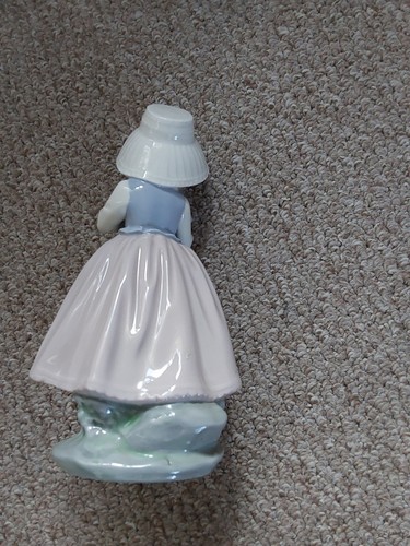 Nao lladro girl with - girl,