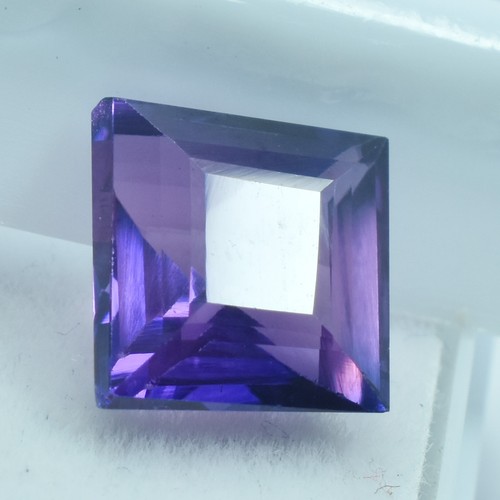 Pendant size carat - 8.00,