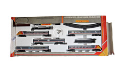 HORNBY 'OO' GAUGE R543 ADVANCED PASSENGER 5 CAR LOCOMOTIVE TRAIN SET