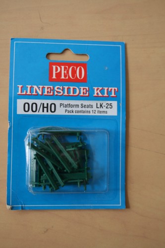 Peco lineside kit 25 - lineside,