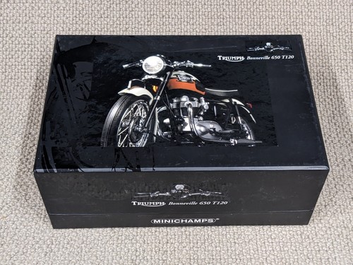 Minichamps triumph - 1/12,