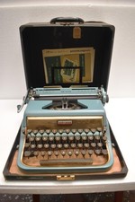Underwood Quiet Tab De Luxe Golden Touch Portable Typewriter 1957 w/ Case & Manu