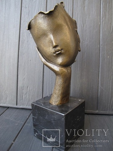Bronze sculpture thoughtful - sculpture,