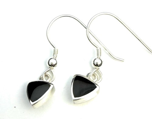 Small whitby jet - small,