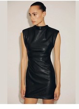 Viral Zara faux leather short