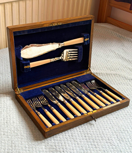 Vintage cased cutlery set - , 19th