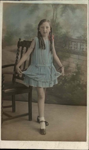 Pretty young girl dress - young,