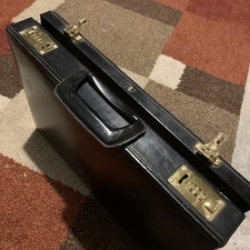 Expandable Document Attache