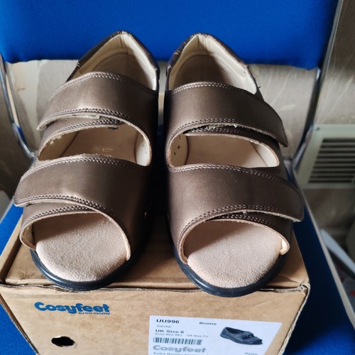 Cosy feet relax - , roomy