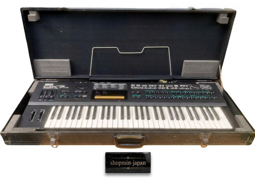 Yamaha dx7ii synthesizer - fm,