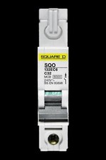 SQUARE D 32 AMP CURVE C 6kA