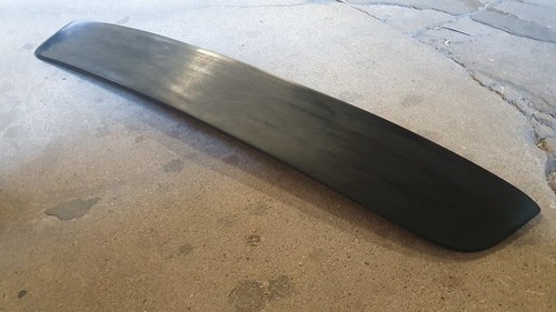 Rear window spoiler roof - rear,