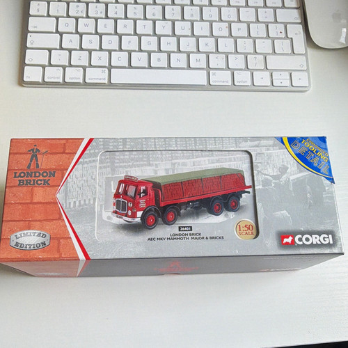 Corgi london brick aec mammoth - london,