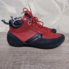 Women's sneakers the art