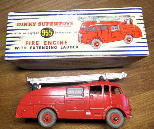 Dinky 955 fire - dinky, with