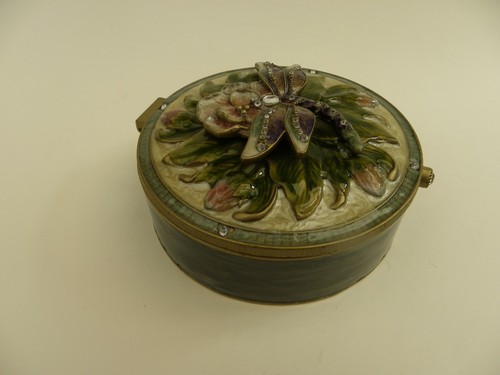 Vintage metal jewellery box - metal,