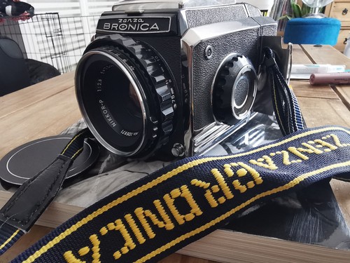 Bronica 120 medium - medium, format