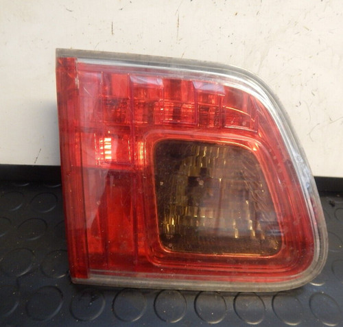 Genuine 2011 toyota avensis - genuine,