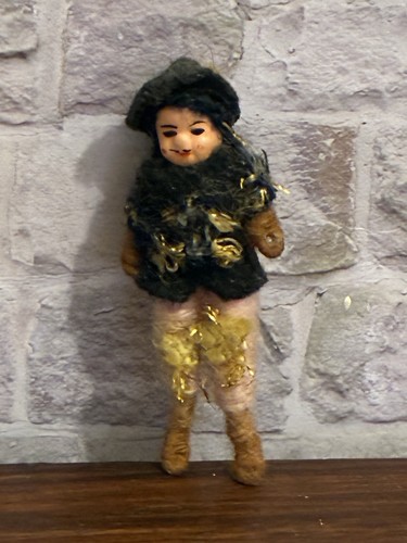 Dolls house scale - 1/12,