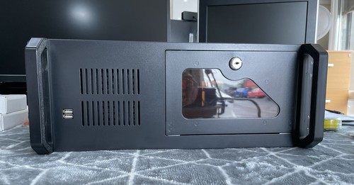 Black server rack - (7”),