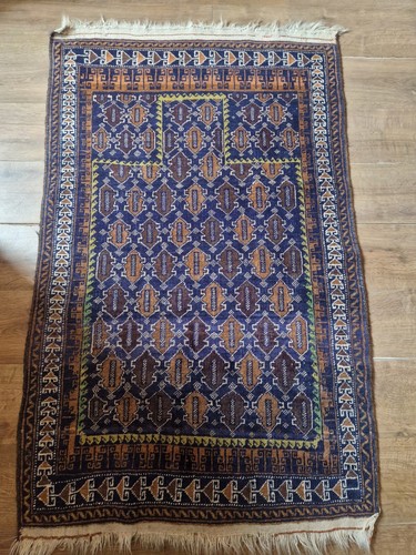 Authentic hand knotted - hand,