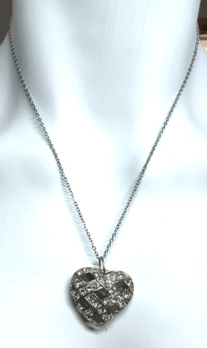 Silver tone criss - tone, heart