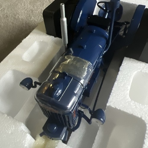 Universal hobbies tractor - universal,