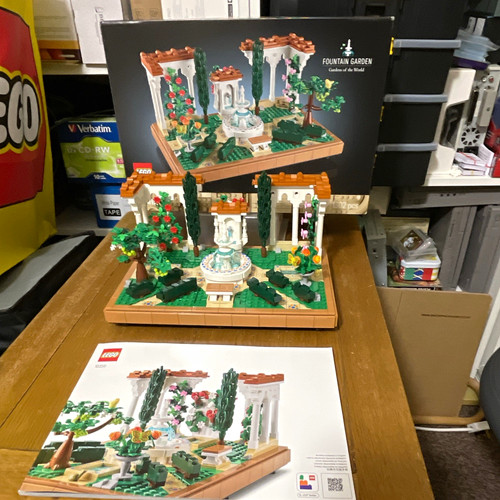 Lego icons fountain garden - lego,
