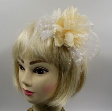Women' s cream clip Fascinator