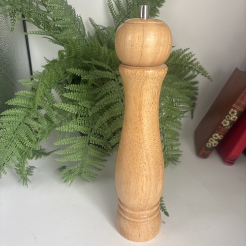 Vintage wooden pepper mill - wooden,