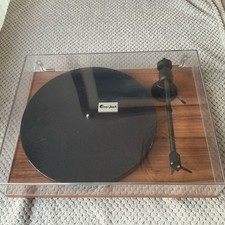 - Pro-Ject E1 BT Bluetooth