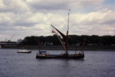 THAMES BARGE 1970`S (35MM SLIDE) LOT C136