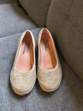 Skechers Savvy Play The Game