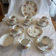 Vintage Royal Chelsea Tea Rose